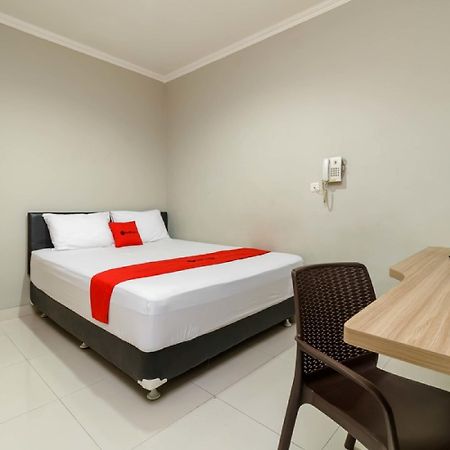 Hotel Reddoorz @ Mangga Besar 2 Yakarta Exterior foto