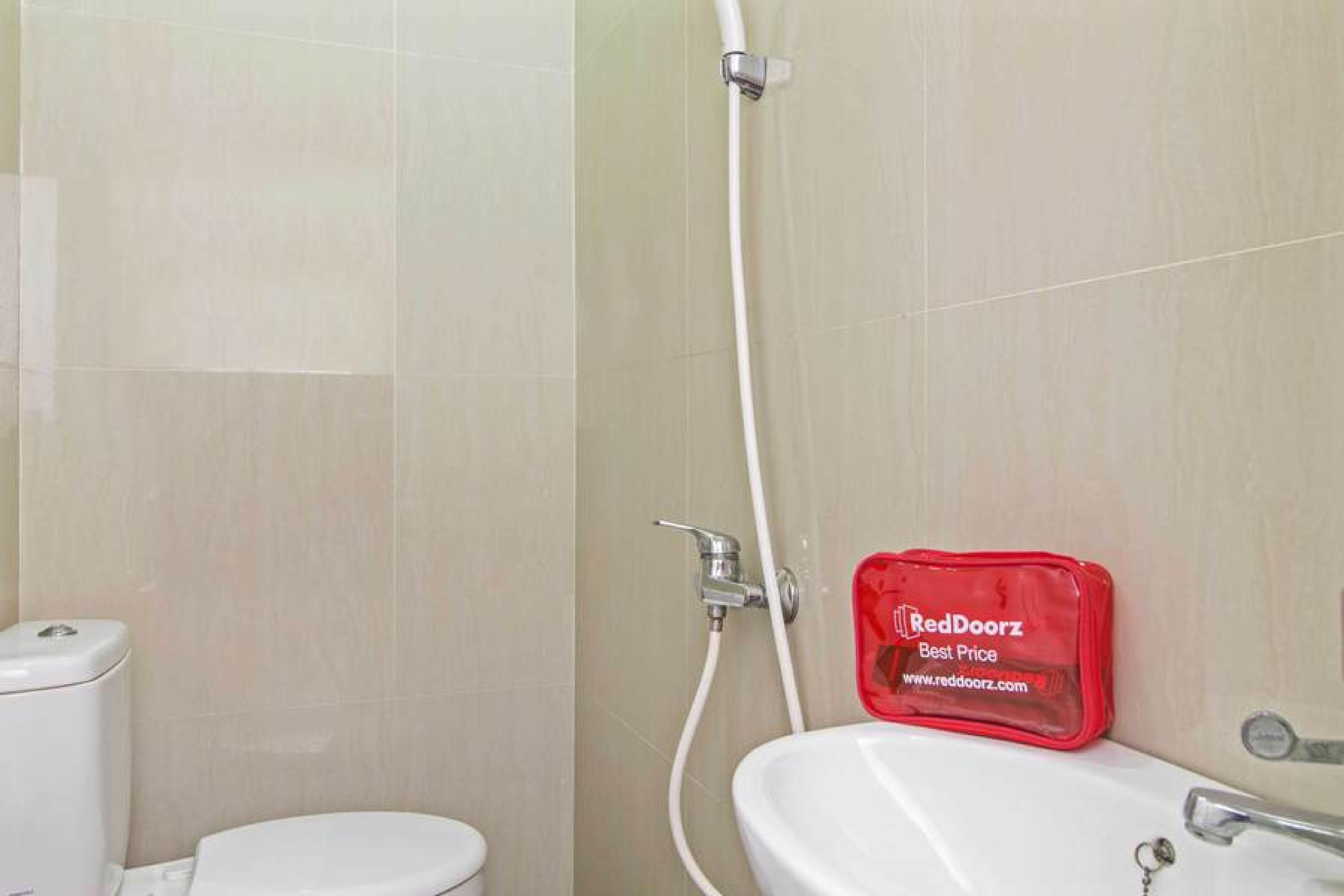 Hotel Reddoorz @ Mangga Besar 2 Yakarta Exterior foto