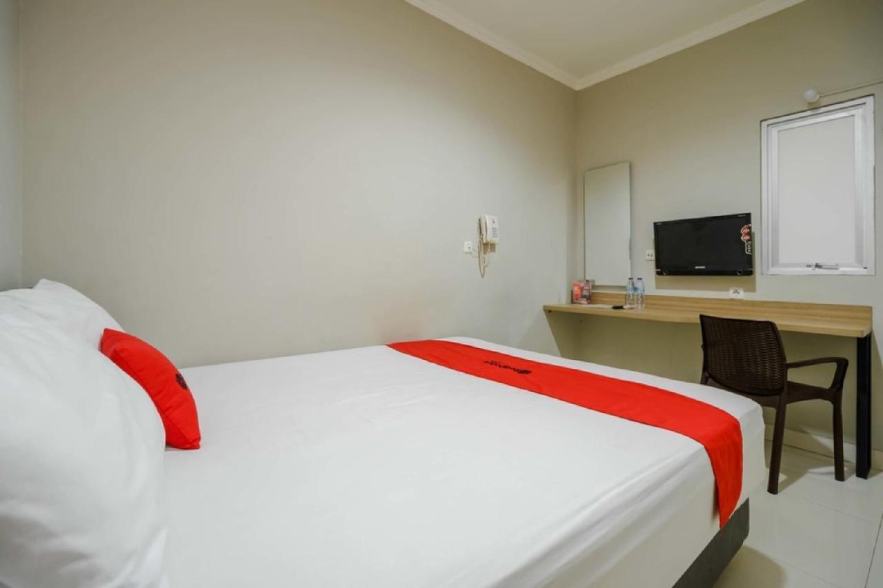 Hotel Reddoorz @ Mangga Besar 2 Yakarta Exterior foto